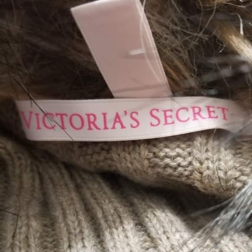 Victoria Secret fur vest - Picture 3 of 3